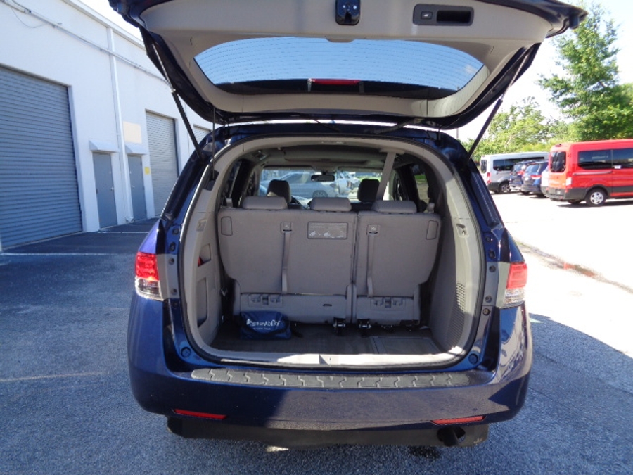 Used 2016 Honda Odyssey EX-L - BraunAbility Side Entry Entry Fold Out Automatic Ramp