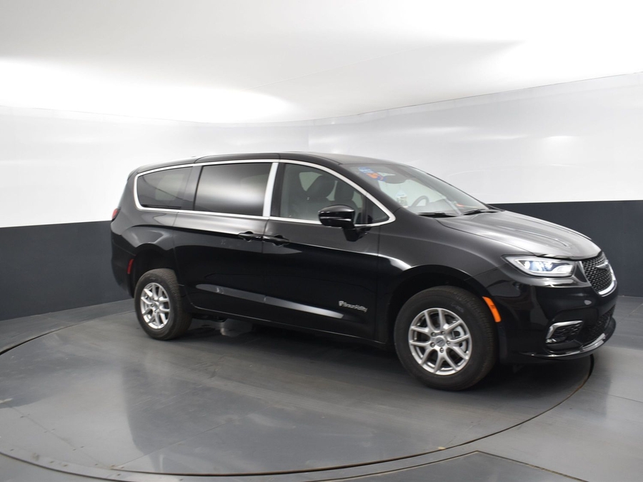 New 2025 Chrysler Pacifica Select Safety - BraunAbility Rear Entry Entry Fold Out Manual Ramp