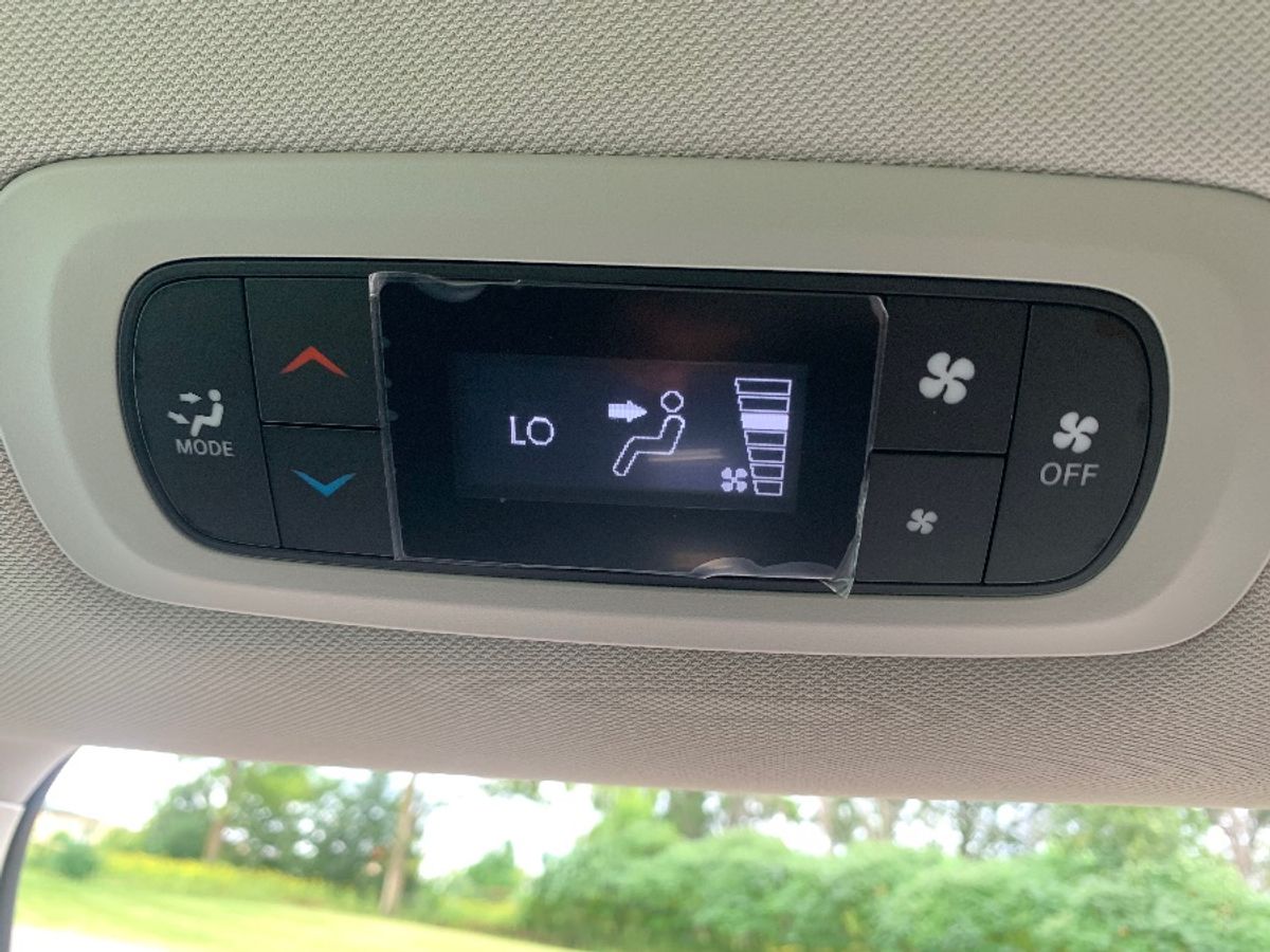 2024 CHRYSLER VOYAGER - Image 10