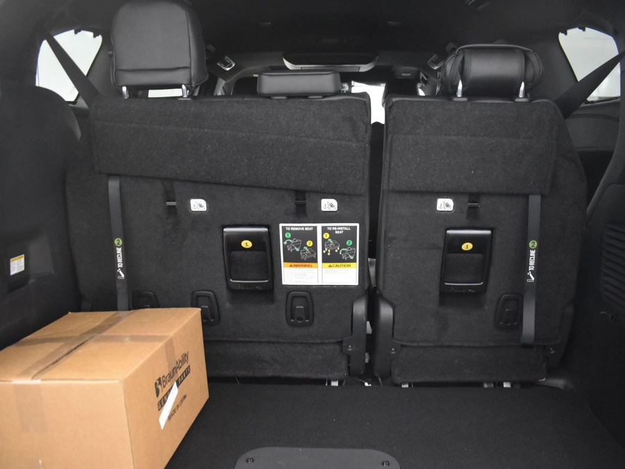 New 2025 Toyota Sienna Hybrid Platinum - BraunAbility Side Entry Entry Fold Out Automatic Ramp