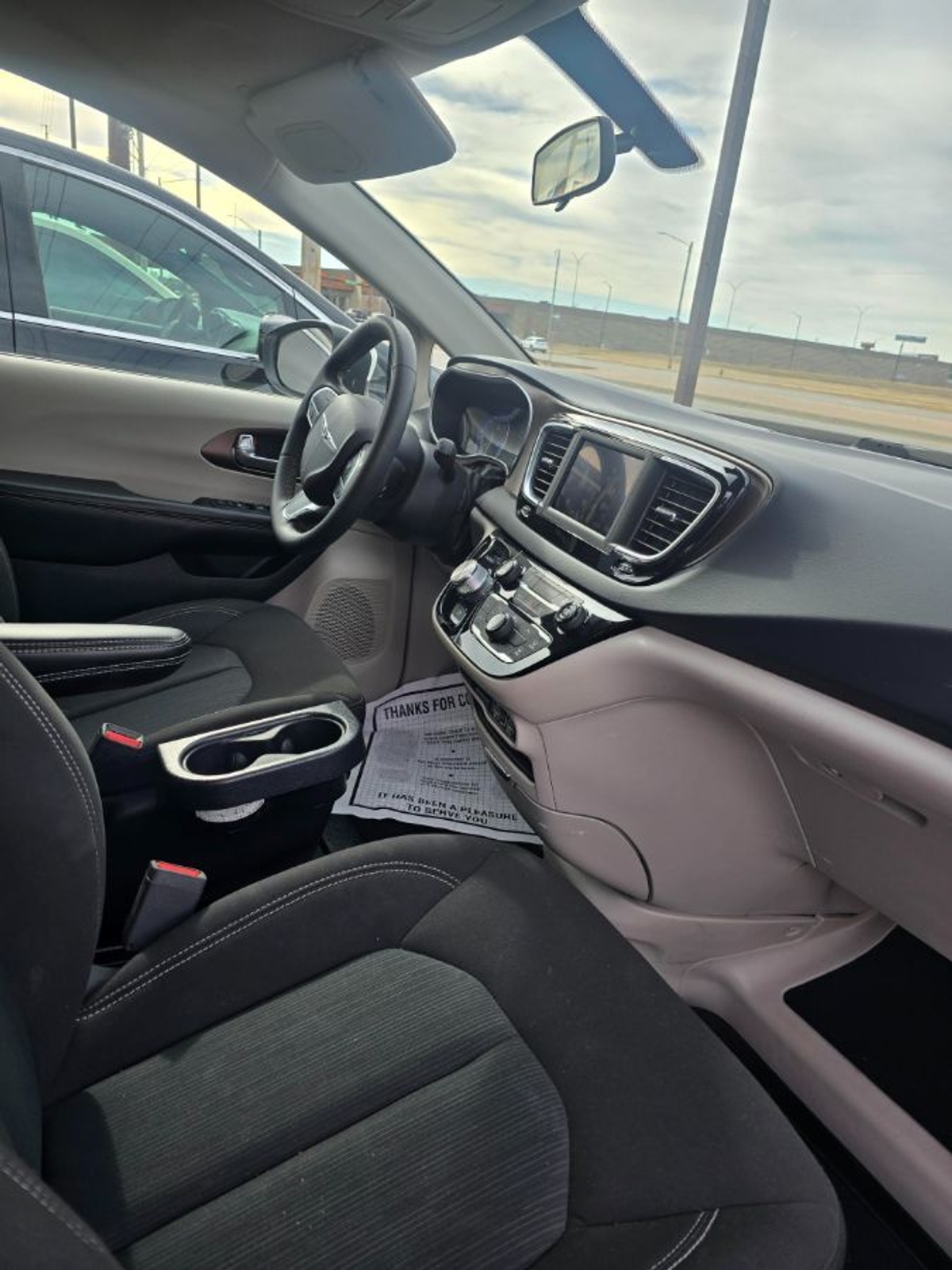 2022 CHRYSLER VOYAGER - Image 8