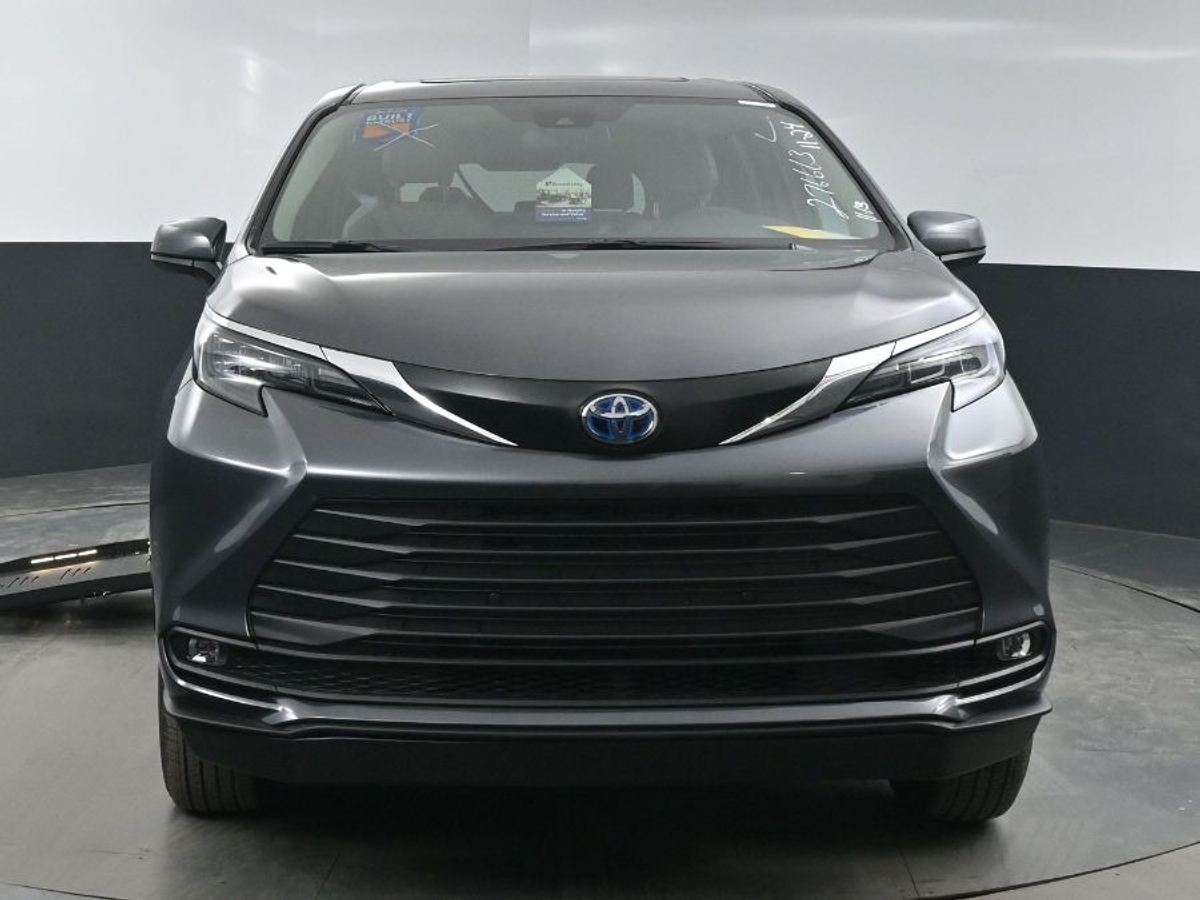 2025 TOYOTA SIENNA - Image 4