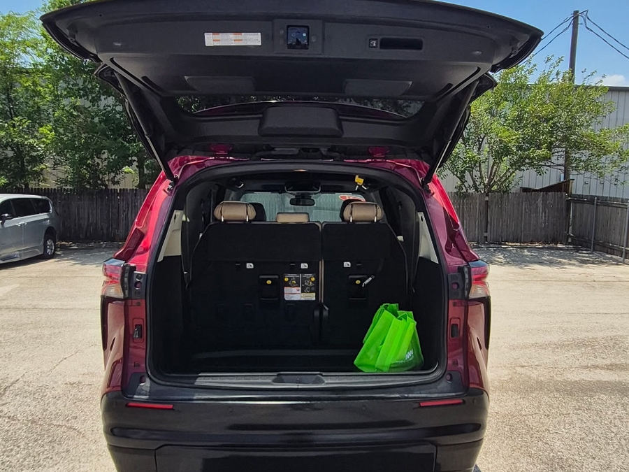Red Toyota Sienna image number 9