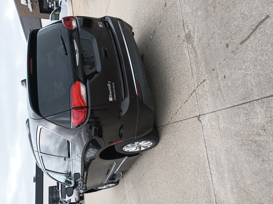 Brown Chrysler Pacifica image number 2