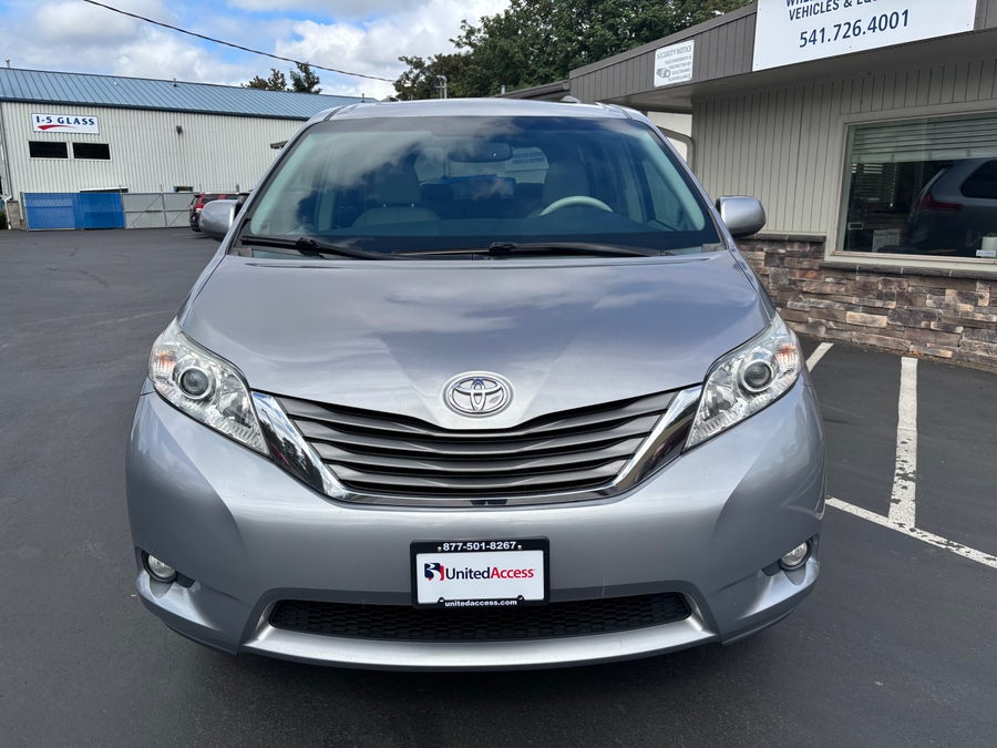 Used 2013 Toyota Sienna XLE - VMI Side Entry In Floor Automatic Ramp