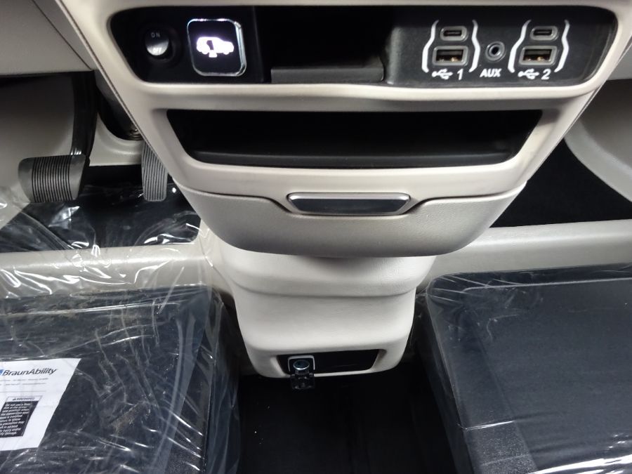 Chrysler Voyager gris imagen número 14