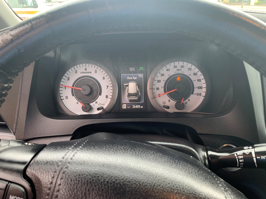 Used 2020 Toyota Sienna SE - BraunAbility Side Entry Entry Fold Out Automatic Ramp