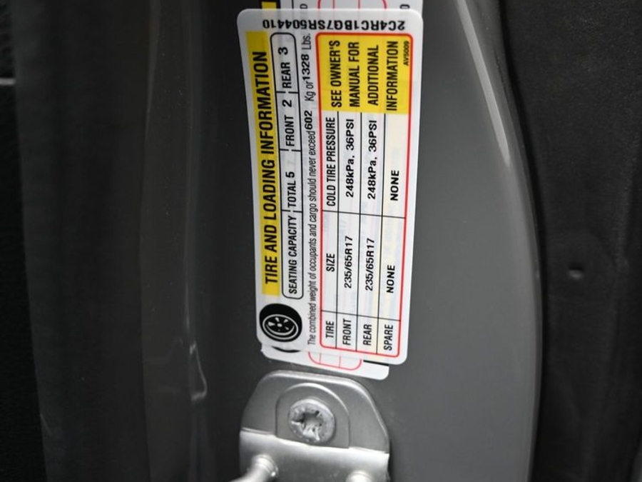 Used 2025 Chrysler Pacifica Select - BraunAbility Side Entry In Floor Automatic Ramp