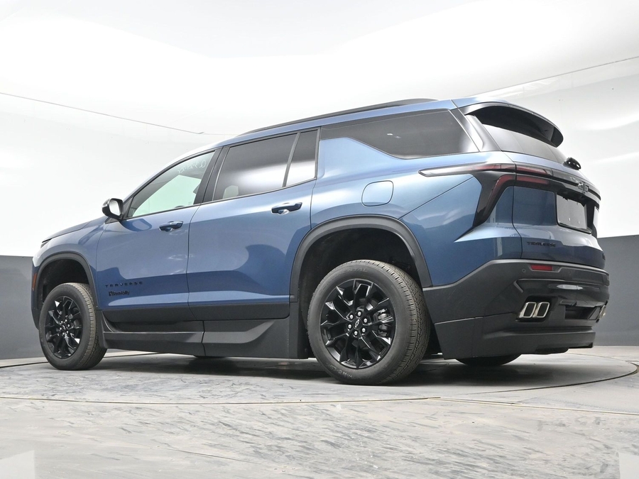 New 2025 Chevrolet Traverse 1LT Midnight - BraunAbility Side Entry Entry In Floor Automatic Ramp