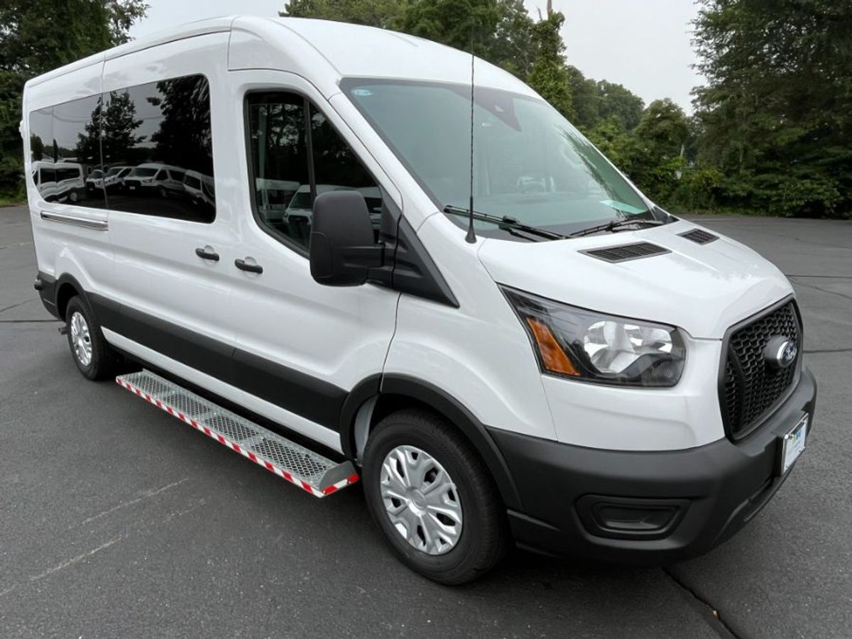 White Ford T350 image number 8