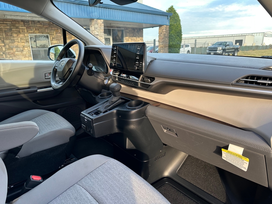 Used 2024 Toyota Sienna Hybrid LE - BraunAbility Side Entry Entry Fold Out Automatic Ramp