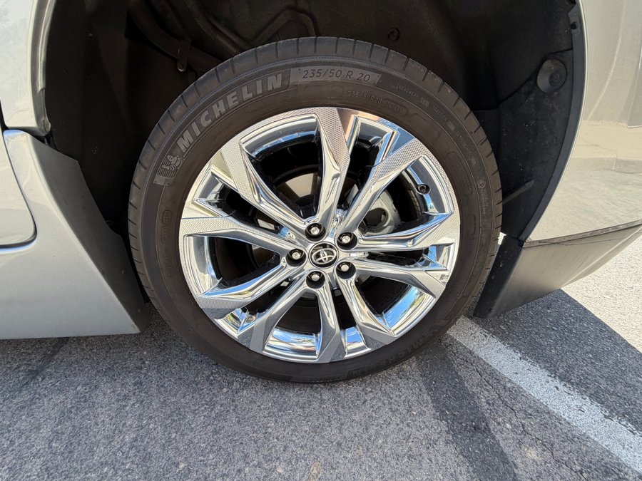 Used 2024 Toyota Sienna Hybrid Platinum - BraunAbility Side Entry Fold Out Automatic Ramp