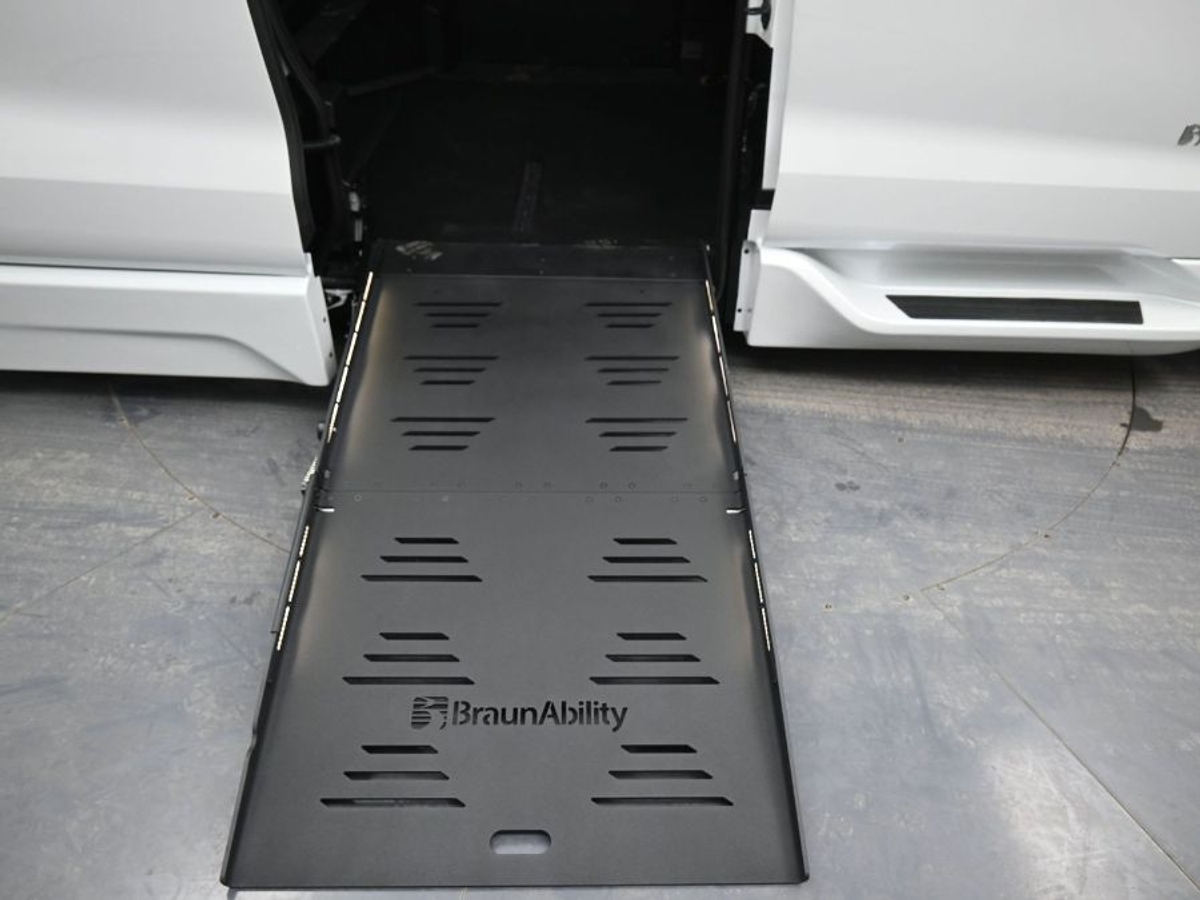 2025 TOYOTA SIENNA - Image 11