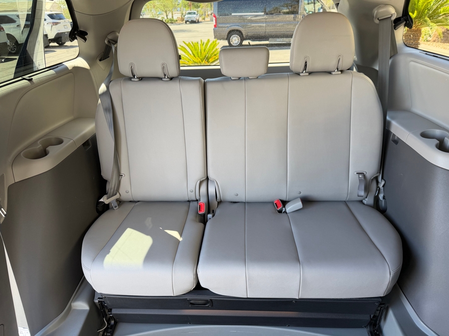 Used 2018 Toyota Sienna XLE - BraunAbility Side Entry Fold Out Automatic Ramp