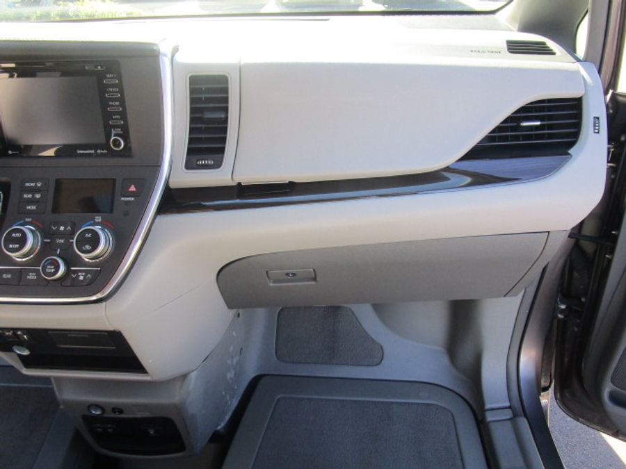 Used 2019 Toyota Sienna XLE Base - BraunAbility Side Entry Entry Fold Out Automatic Ramp