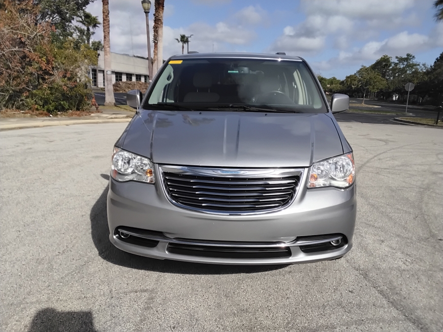 Silver Chrysler Town and Country image number 11