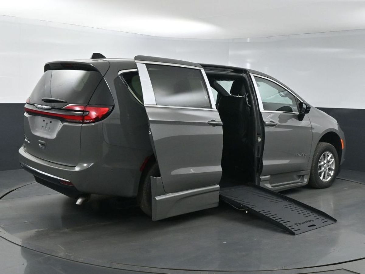 2025 CHRYSLER PACIFICA - Image 7