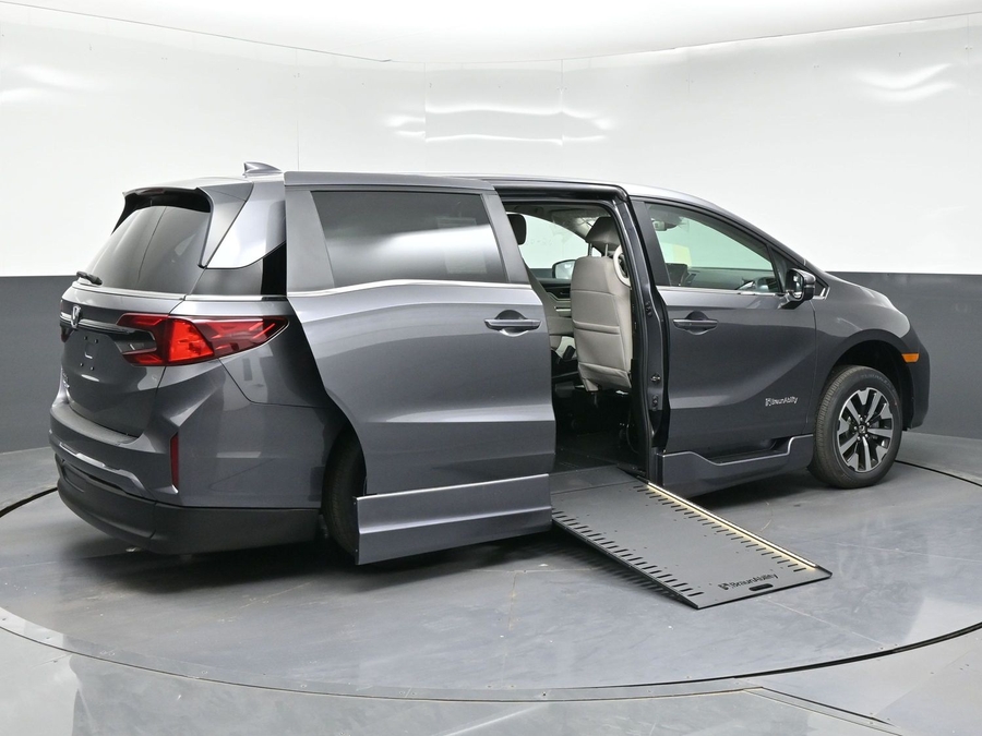 New 2026 Honda Odyssey EX-L - BraunAbility Side Entry In Floor Automatic Ramp