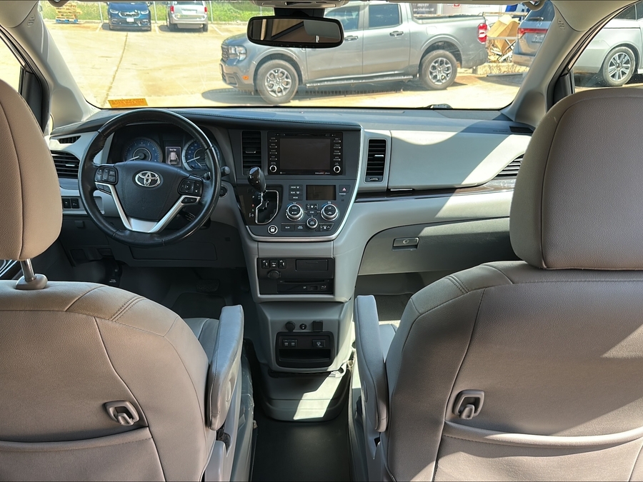 Used 2020 Toyota Sienna XLE Premium - BraunAbility Side Entry Entry Fold Out Automatic Ramp