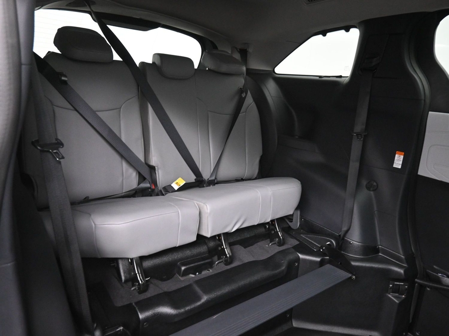 New 2026 Toyota Sienna Hybrid XLE Base - BraunAbility Side Entry Entry Fold Out Automatic Ramp