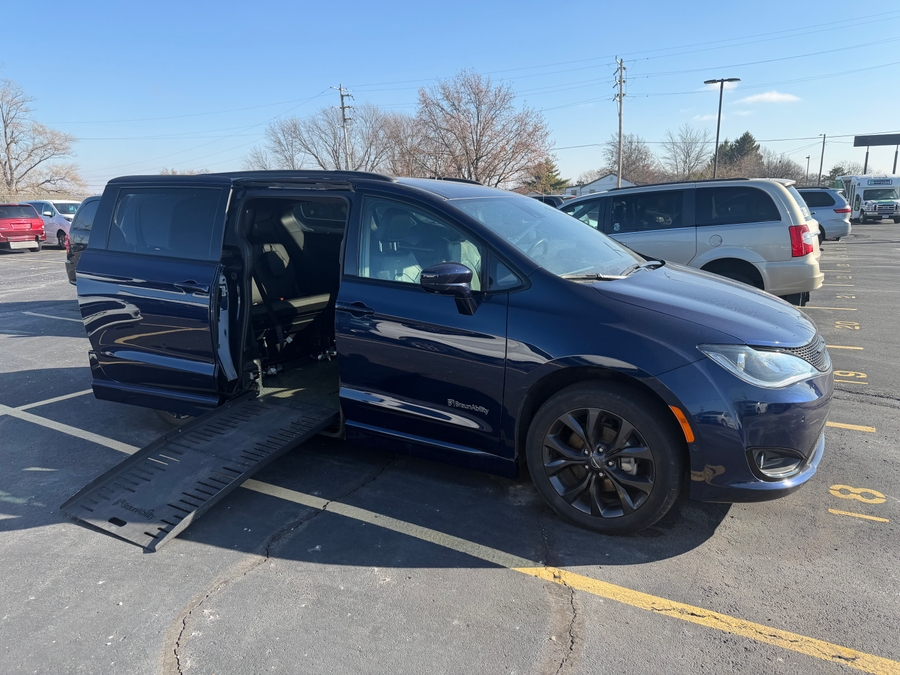 Used 2020 Chrysler Pacifica Touring L Sport - BraunAbility Side Entry Entry Fold Out Automatic Ramp