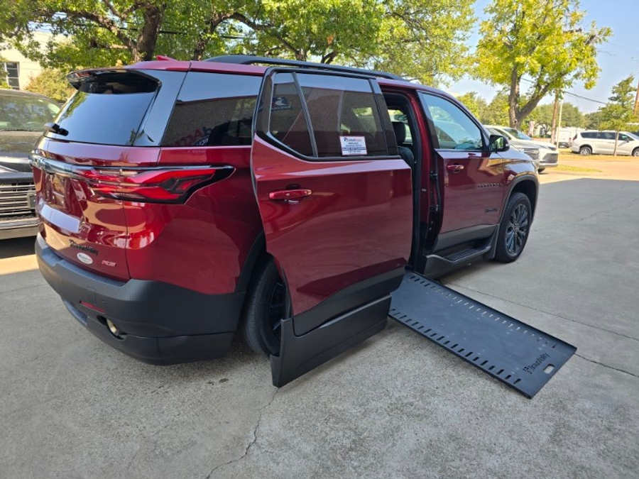 Used 2022 Chevrolet Traverse RS - BraunAbility Side Entry In Floor Automatic Ramp