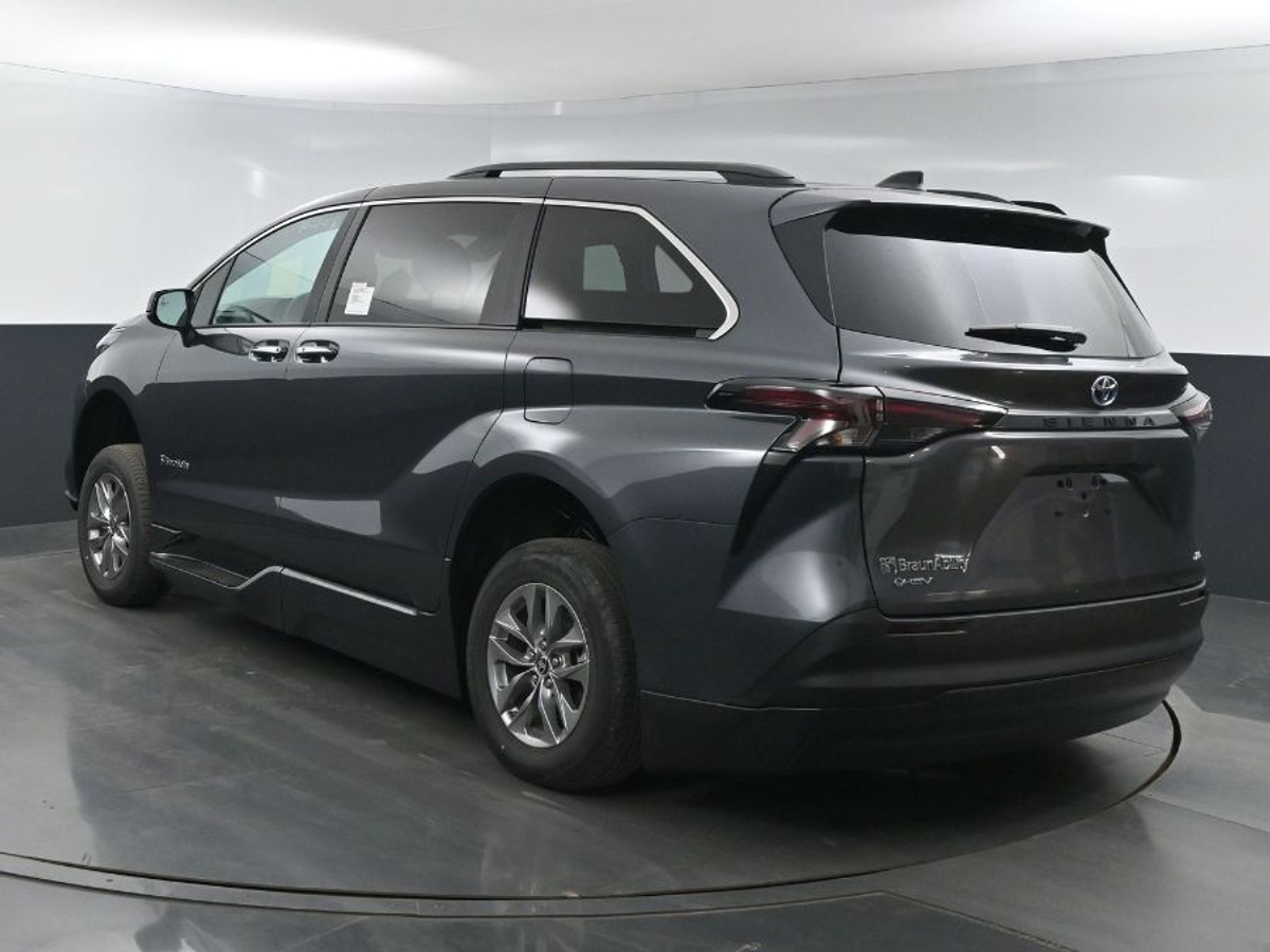 2025 TOYOTA SIENNA - Image 5