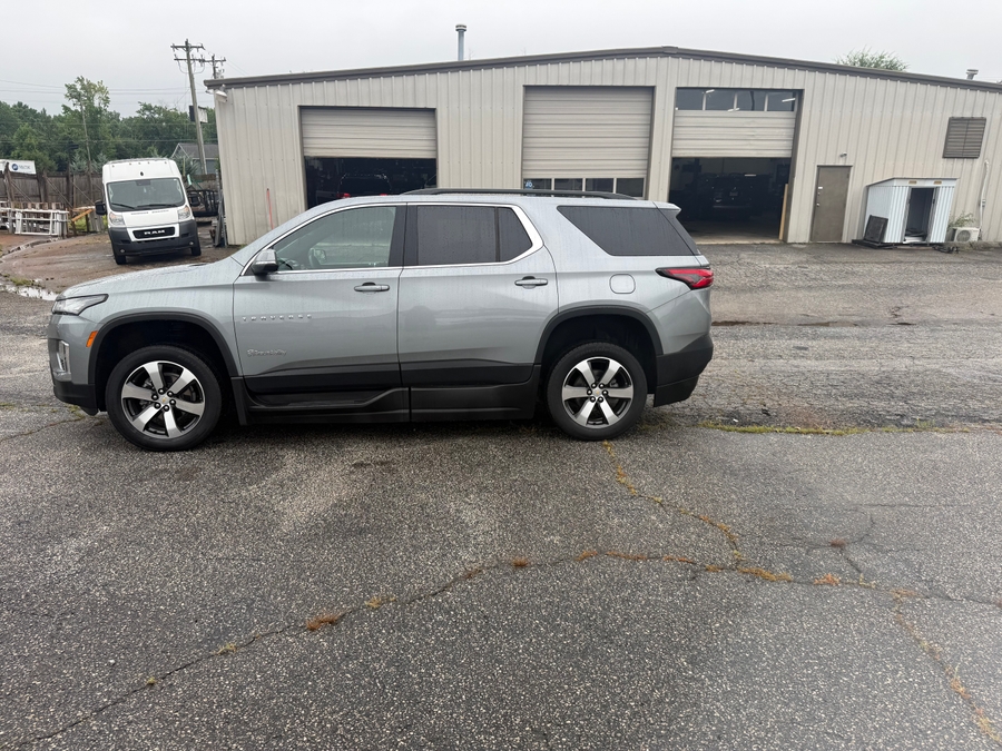 Grey Chevrolet Traverse image number 9