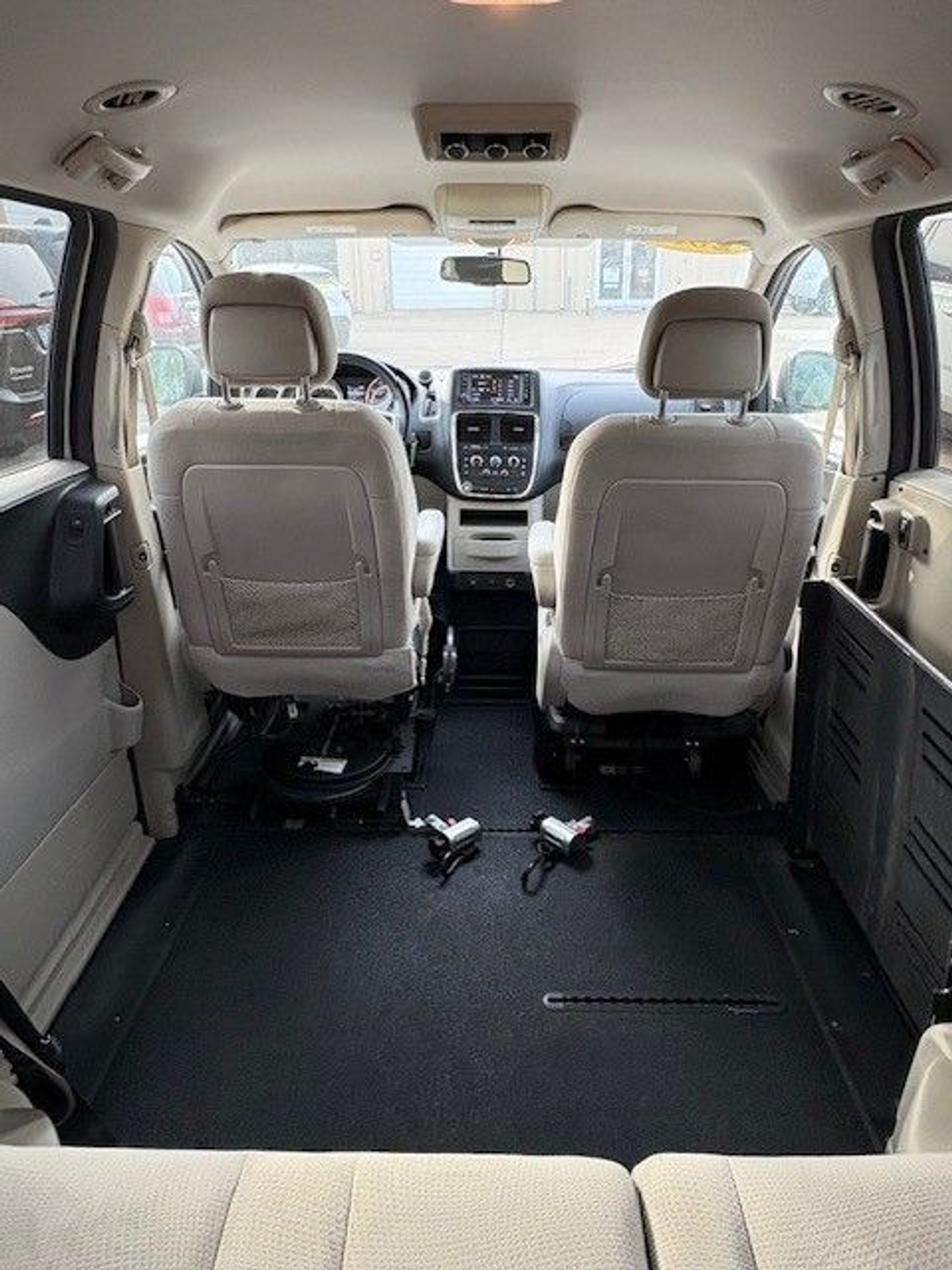 2014 DODGE GRAND CARAVAN - Image 16