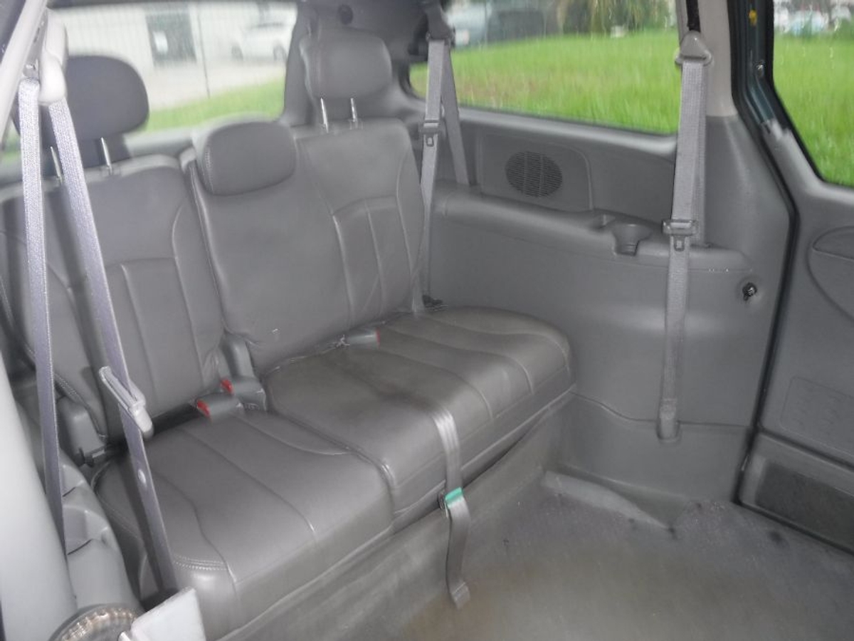 2006 CHRYSLER TOWN AND COUNTRY - Image 18