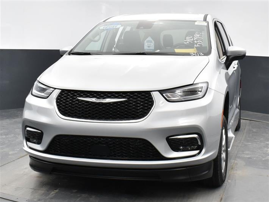 Used 2024 Chrysler Voyager LX - BraunAbility Side Entry Entry Fold Out Automatic Ramp