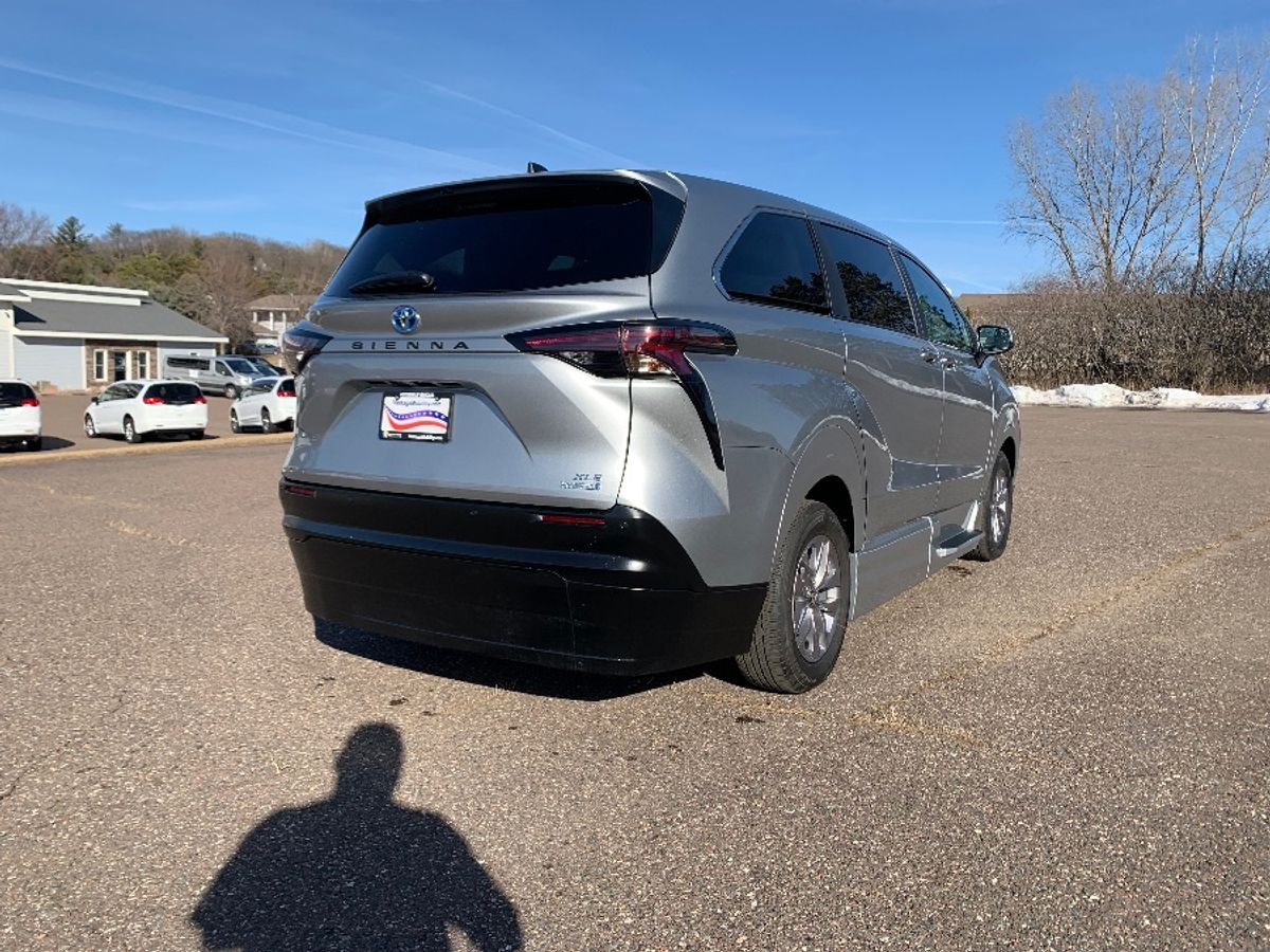 2024 TOYOTA SIENNA - Image 15
