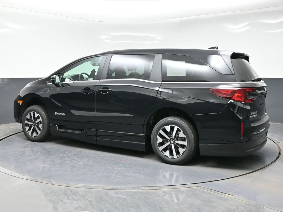 Black Honda Odyssey image number 3