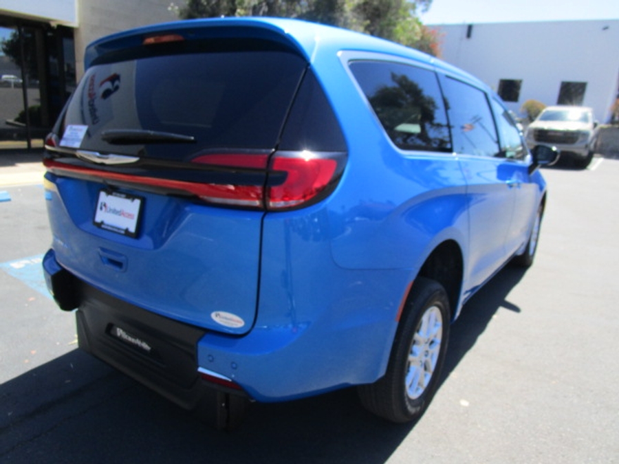 New 2026 Chrysler Pacifica Select Safety - BraunAbility Rear Entry Entry Fold Out Manual Ramp