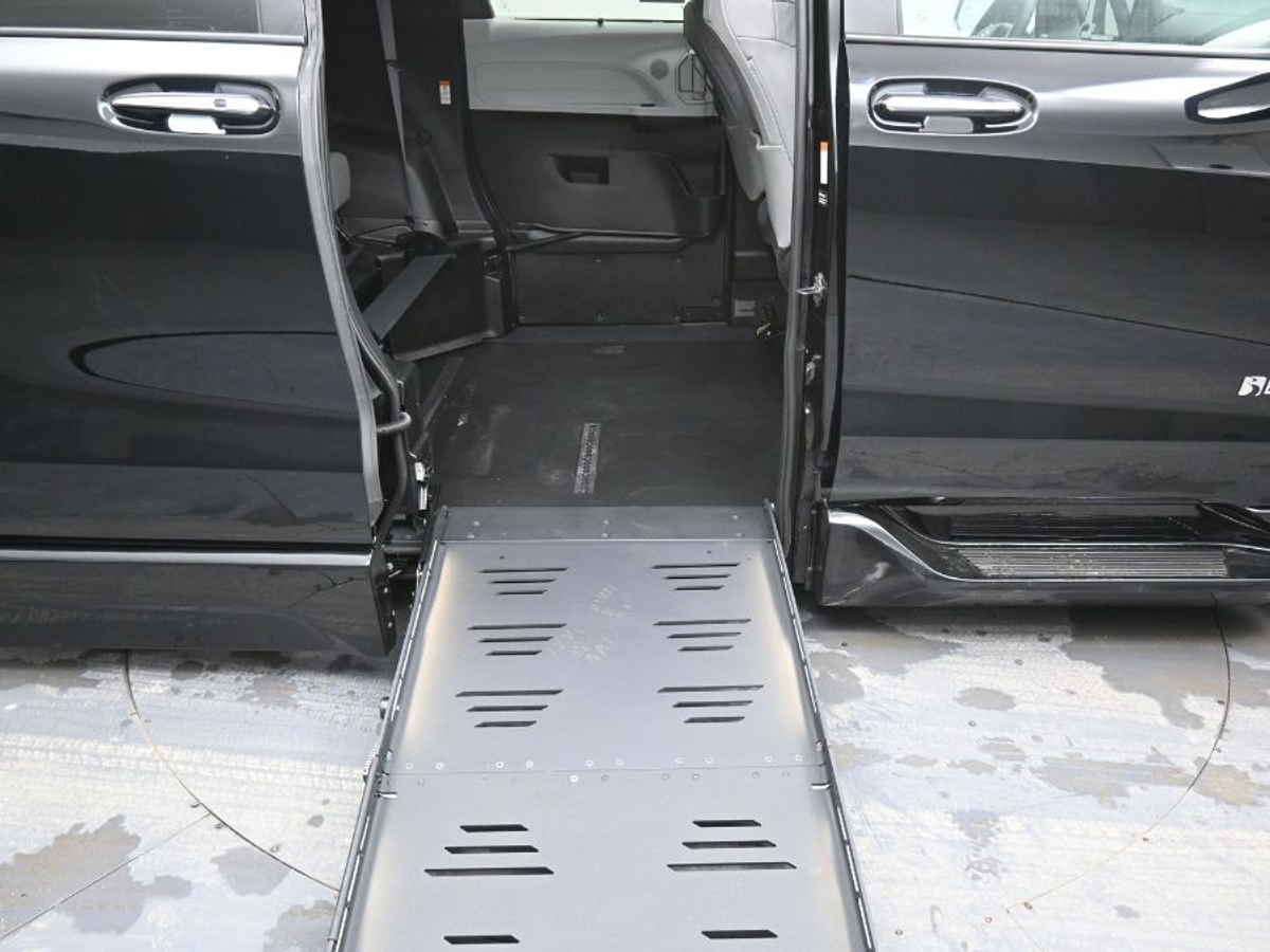 2025 TOYOTA SIENNA - Image 12