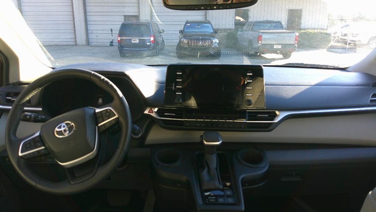 2023 TOYOTA SIENNA - Image 9