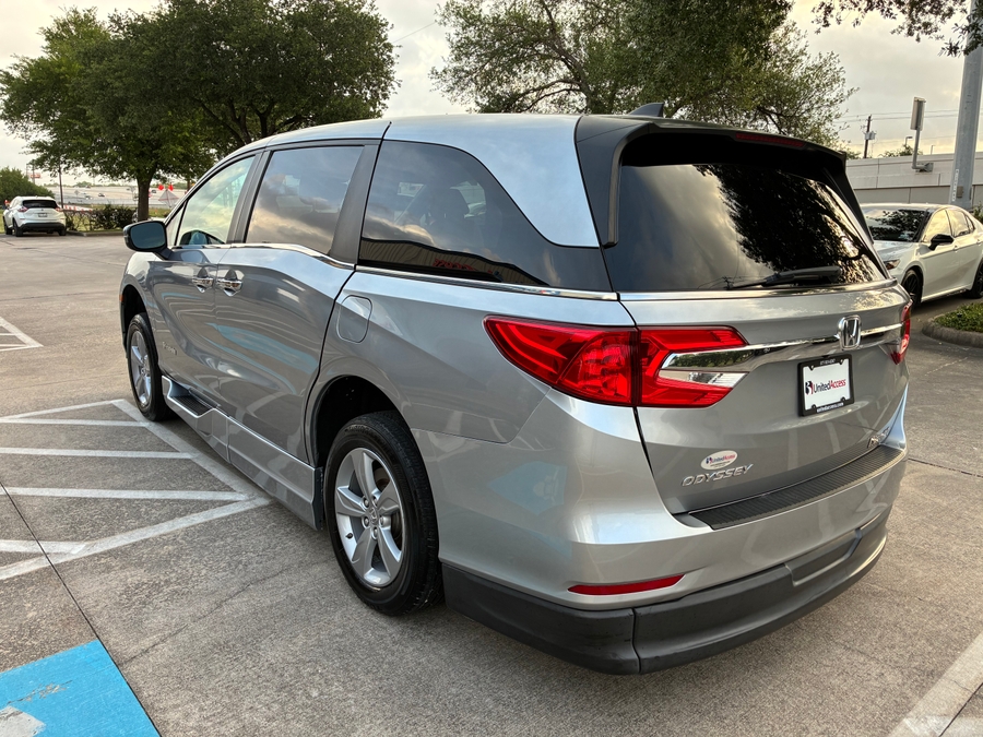Used 2020 Honda Odyssey EX-L - BraunAbility Side Entry Entry In Floor Automatic Ramp
