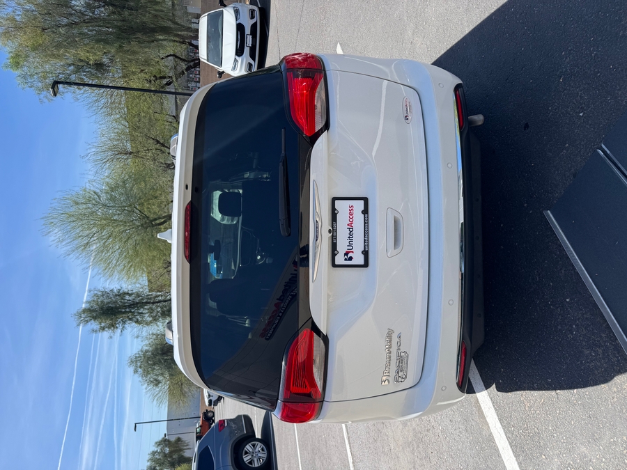 Used 2020 Chrysler Pacifica Touring L - BraunAbility Side Entry Entry Fold Out Manual Ramp