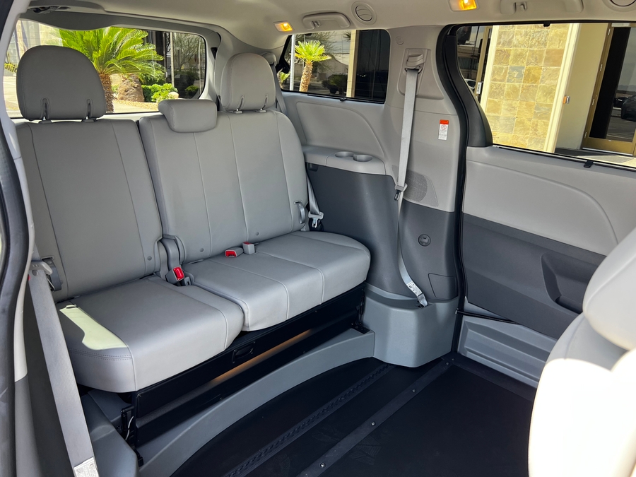Used 2020 Toyota Sienna XLE - BraunAbility Side Entry Entry In Floor Automatic Ramp