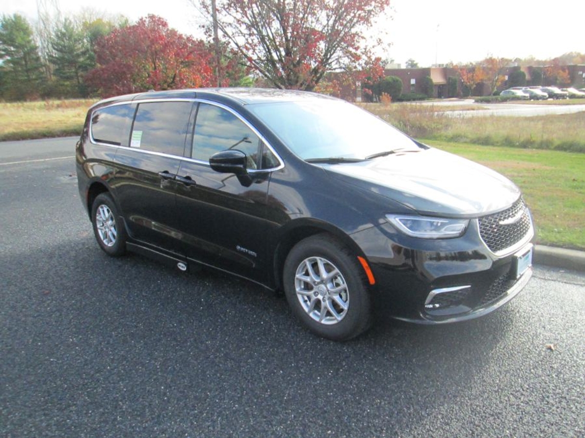 2026 CHRYSLER PACIFICA - Image 2