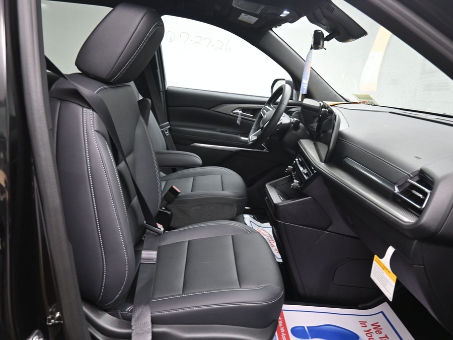 New 2026 Chevrolet Traverse 1LT Midnight - BraunAbility Side Entry In Floor Automatic Ramp