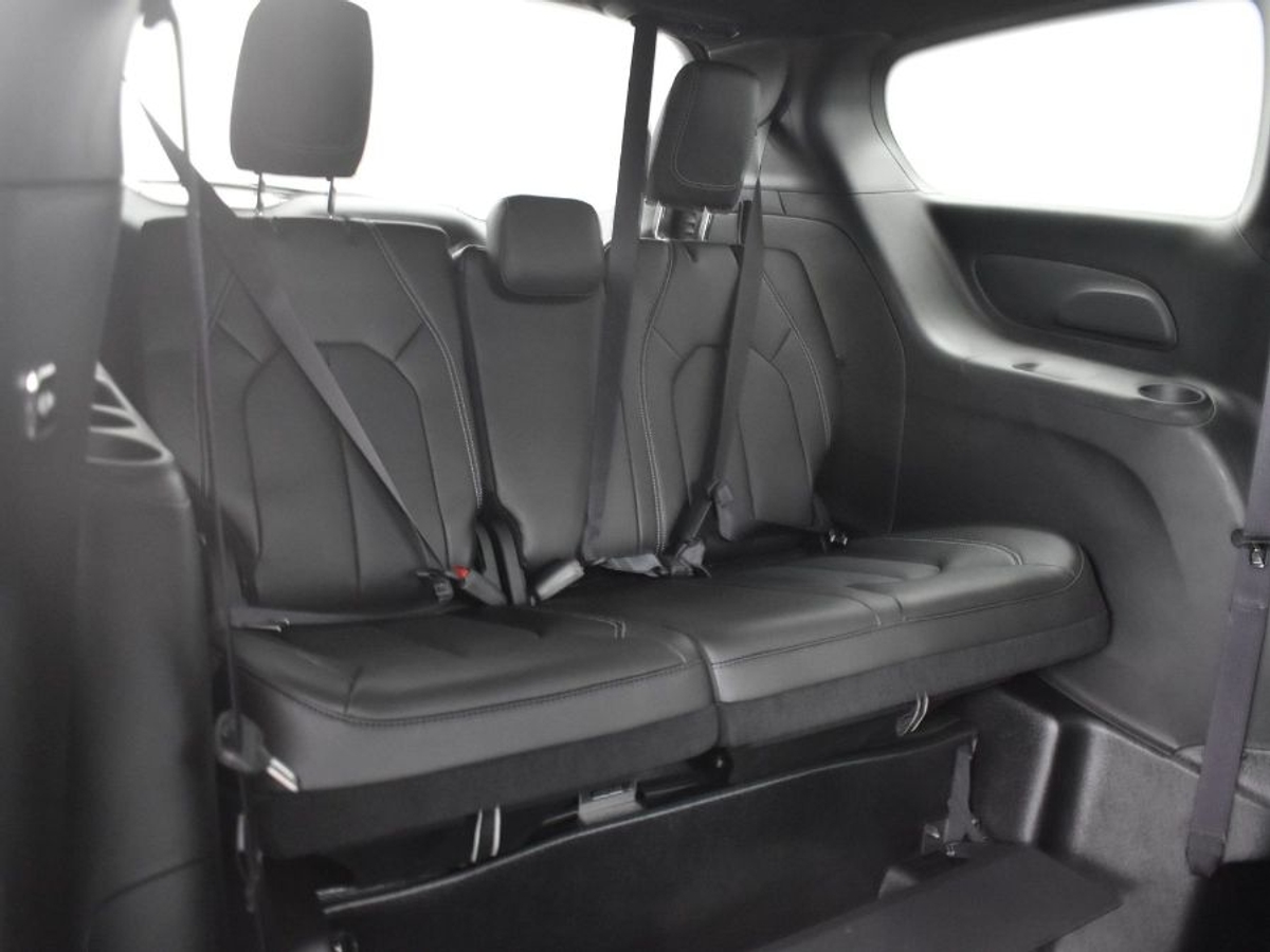 2025 CHRYSLER PACIFICA - Image 10