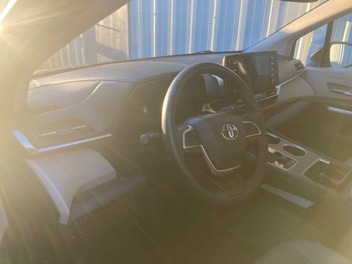 2024 TOYOTA SIENNA - Image 7