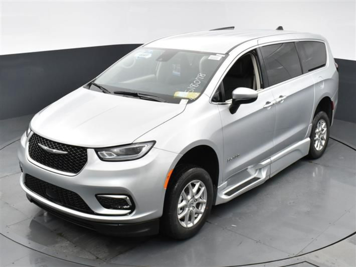 2023 CHRYSLER PACIFICA - Image 22