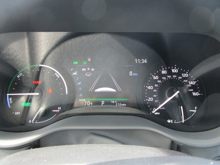 White Toyota Sienna image number 13
