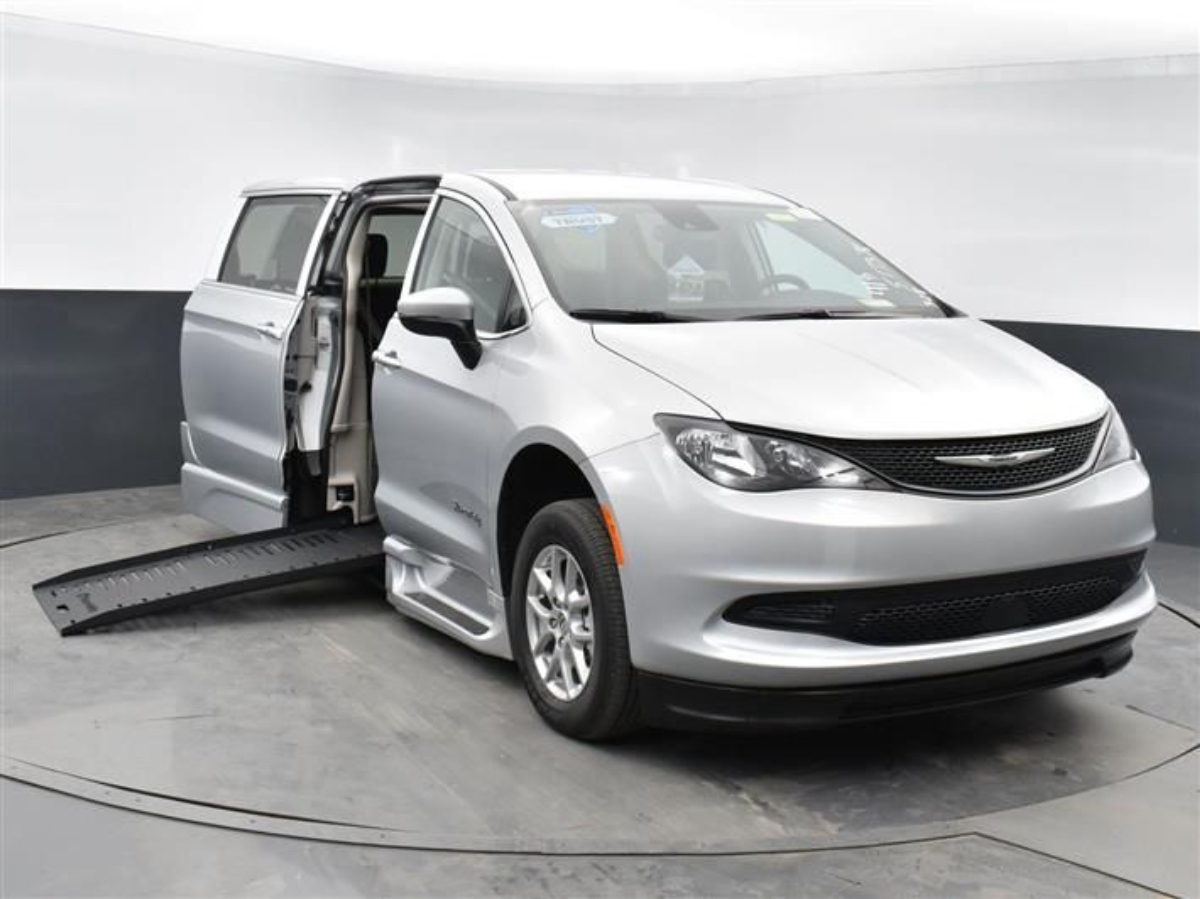 Used 2023 Chrysler Voyager LX SafetyTec's photo