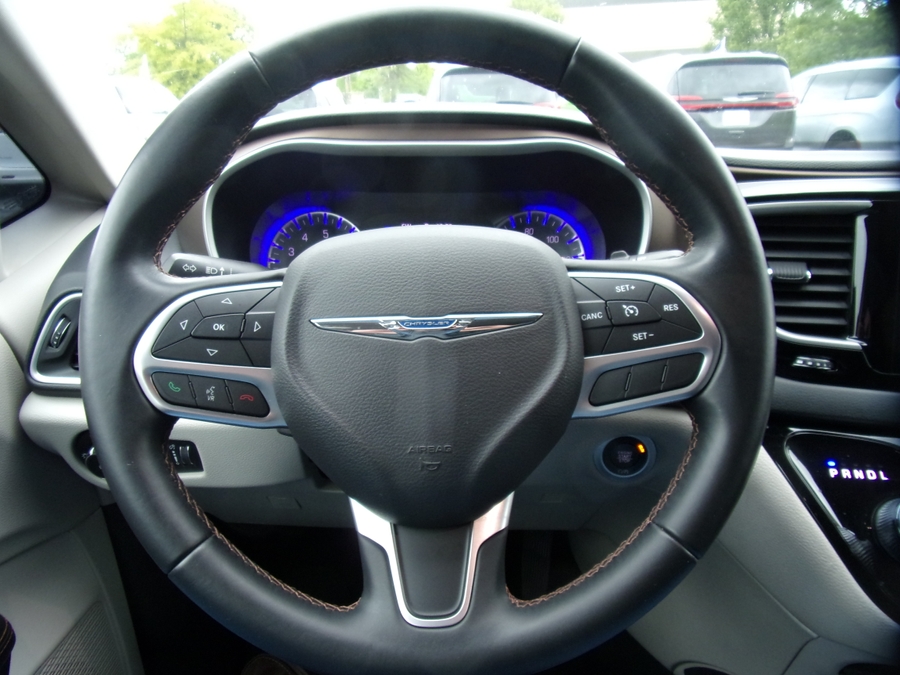 Grey Chrysler Pacifica image number 9