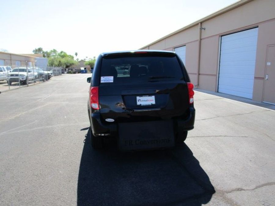 Used 2014 Dodge Grand Caravan American Value Package - Freedom Rear Entry Entry Fold Out Manual Ramp