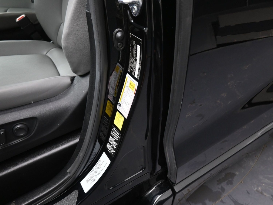 Black Toyota Sienna image number 16