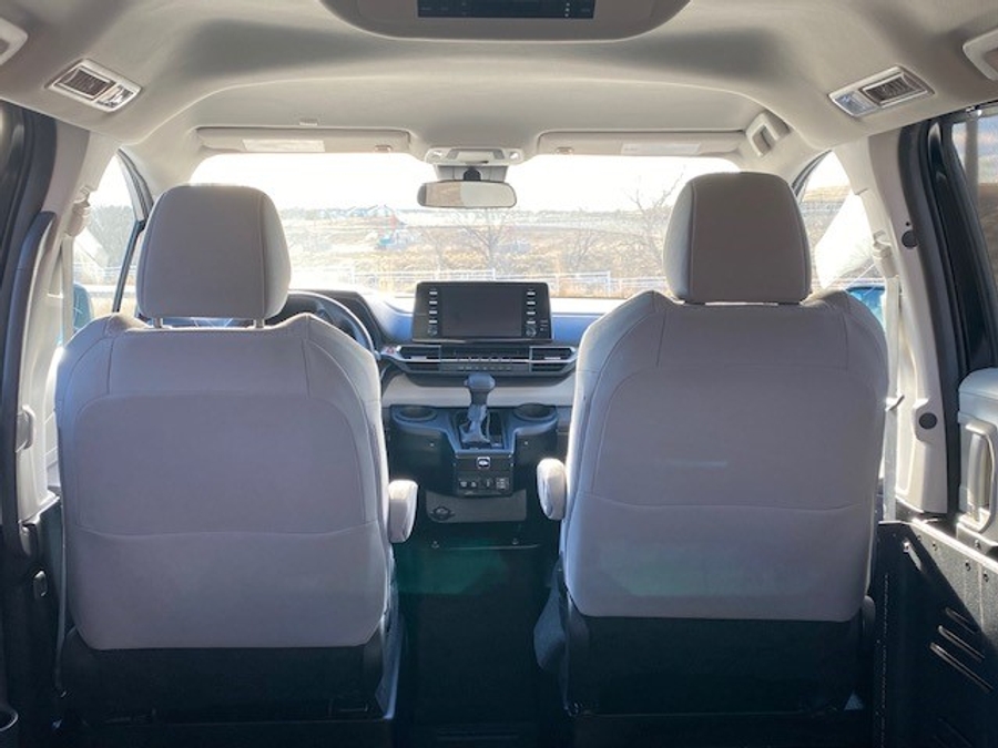 Used 2024 Toyota Sienna Hybrid LE - BraunAbility Side Entry Entry Fold Out Automatic Ramp